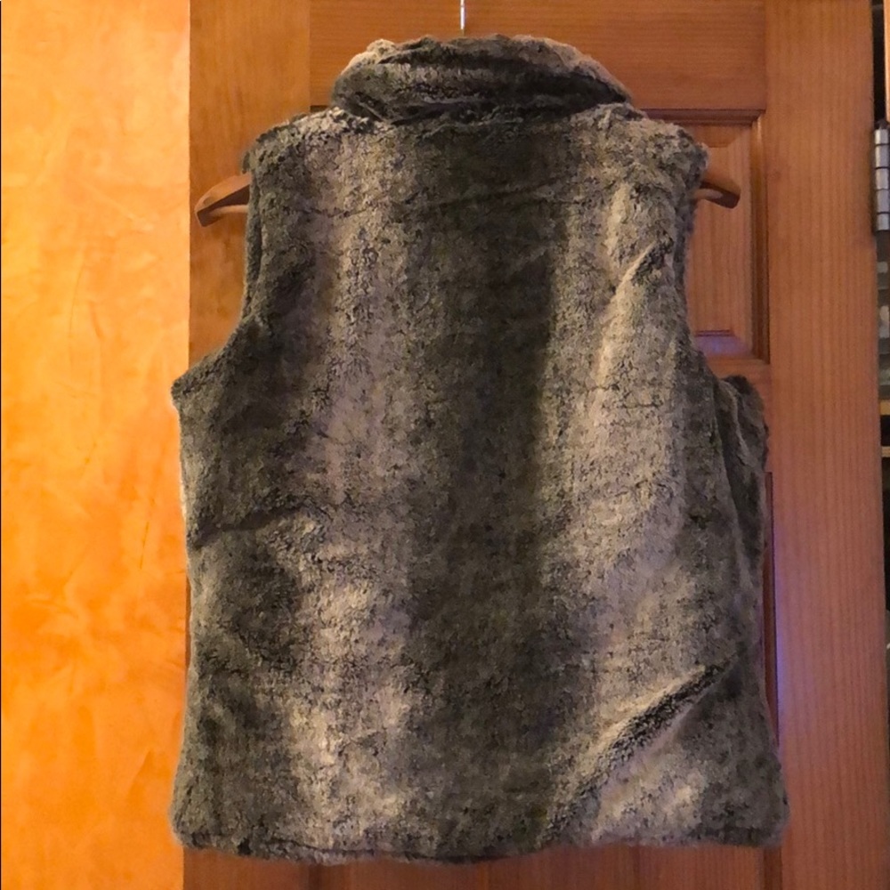 Vest - Picture 4 of 4